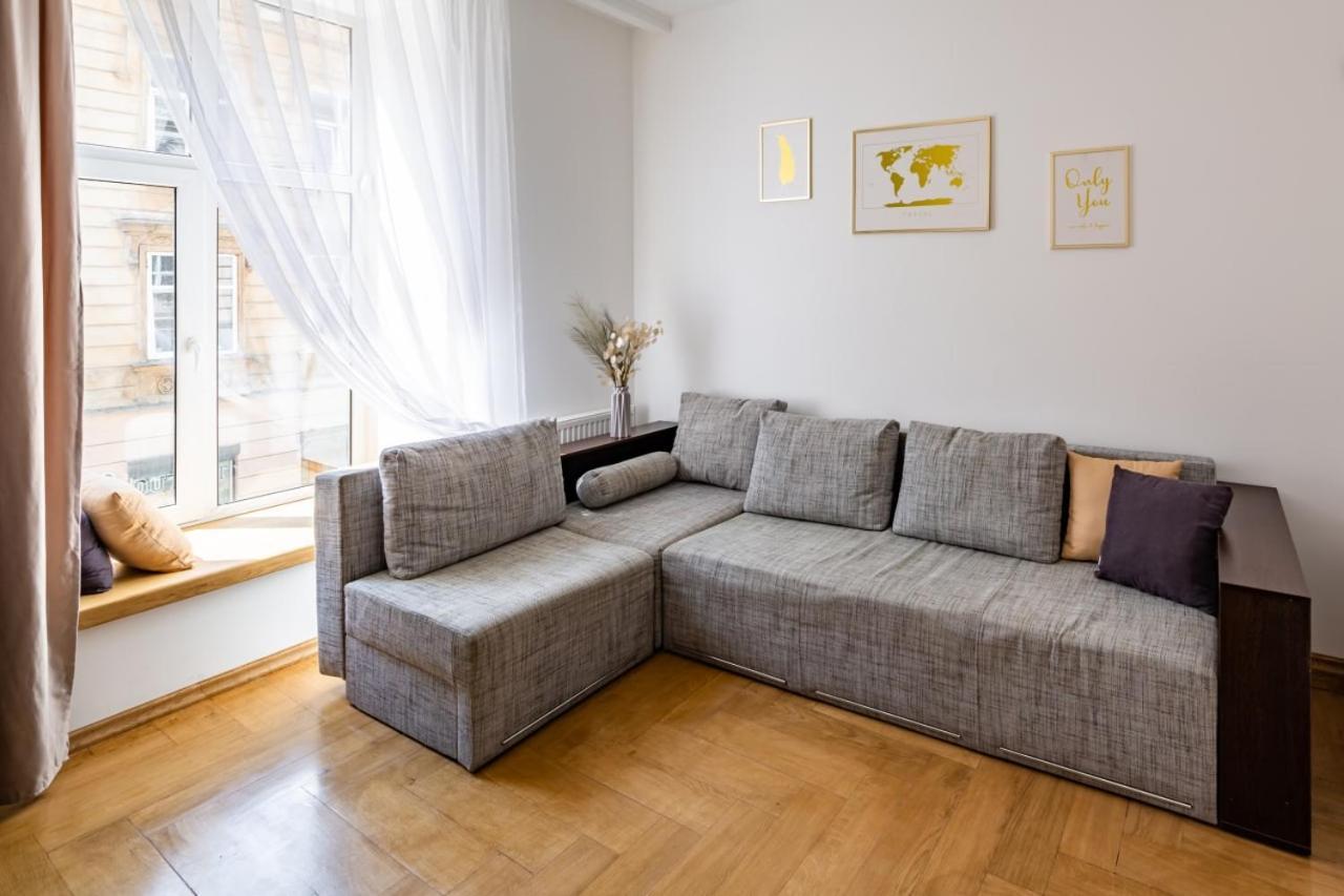 Three Bedroom Apartment On Rynok Square Львов Экстерьер фото